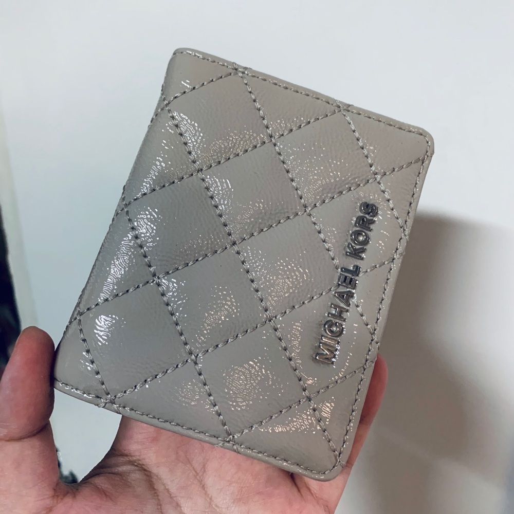 Michael kors cement shining leather wallet